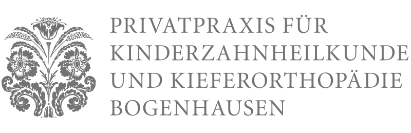 logo privatpraxis fuer kinderzahnheilkunde und kieferorthopaedie bogenhausen Kopie - Karies